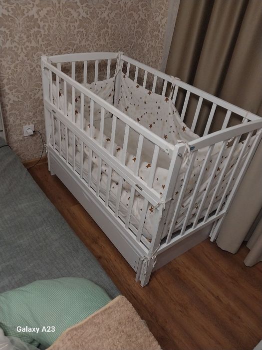 Дитяче ліжко колиска