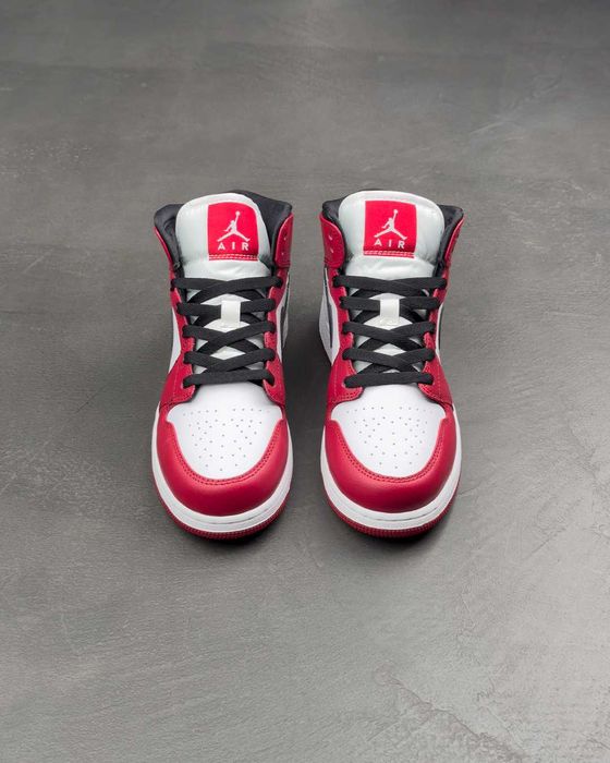 Кросівки Air Jordan 1 Mid 'Chicago'