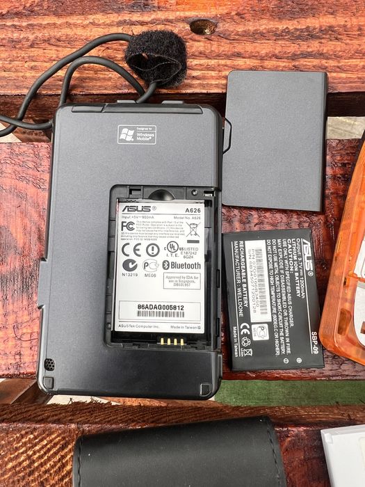 Телефон нокия  8310  и  3510j  asus