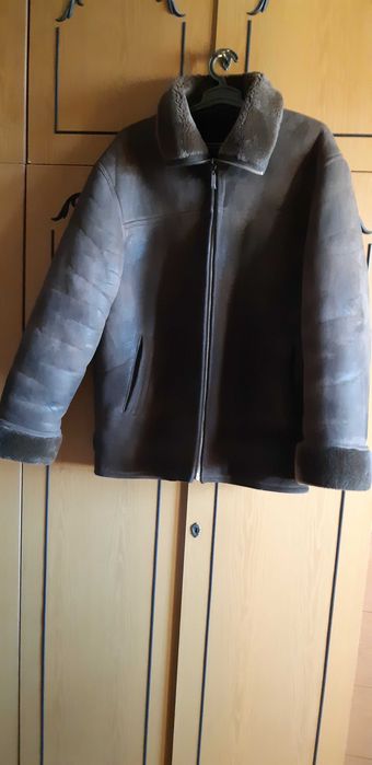 Продам чоловічу зимову куртку.