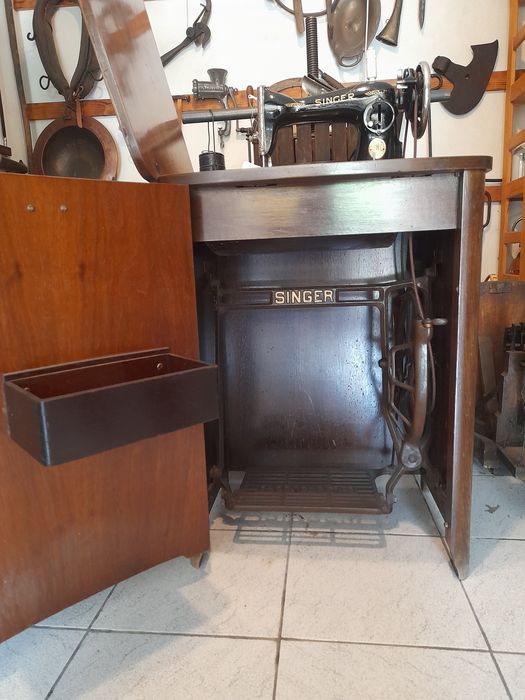 Máquina de costura singer
