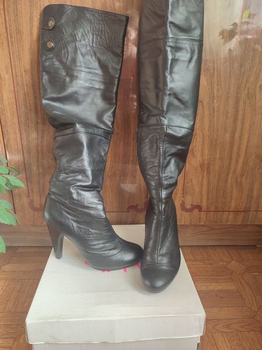 Зимові Кожані ботфорди  .