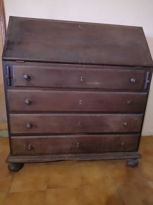 Escrivaninha em madeira