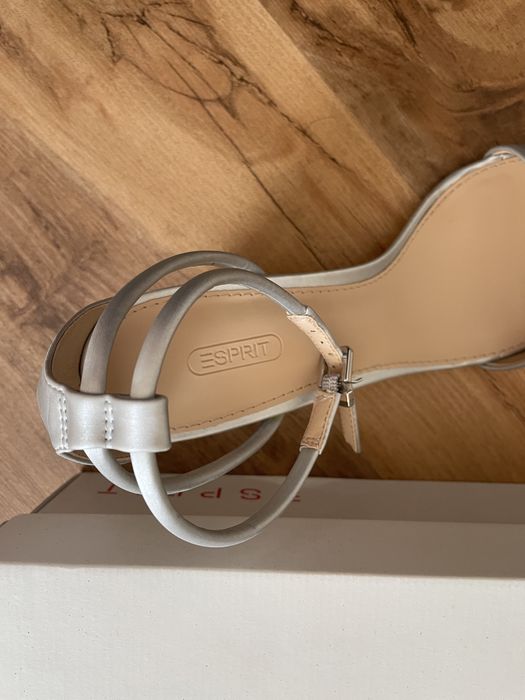 Босоніжки esprit