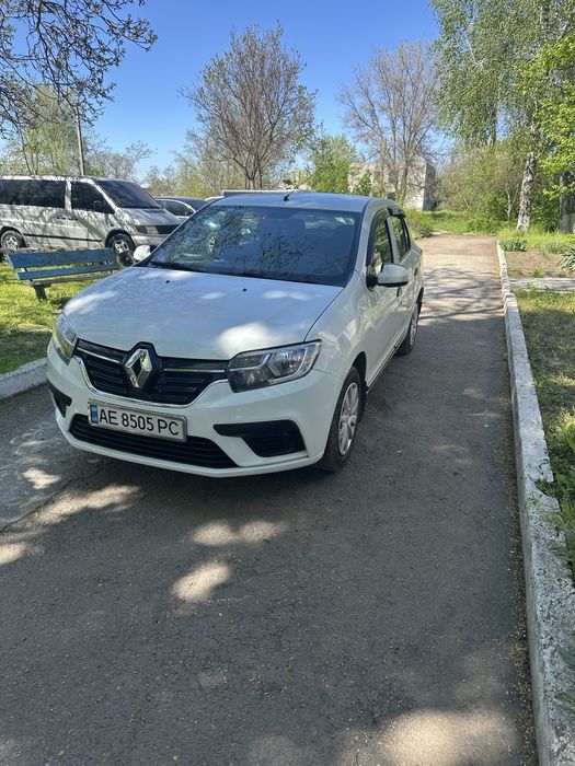 Продам рено логан 2016 год