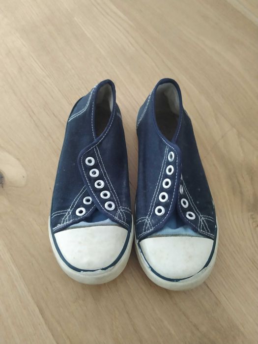 Sprzedam trampki rozmiar 32