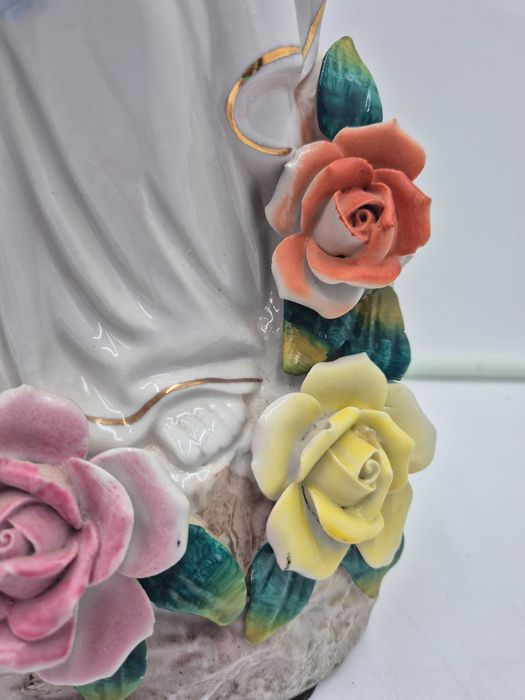 Figura Matki Boskiej z porcelany Francja