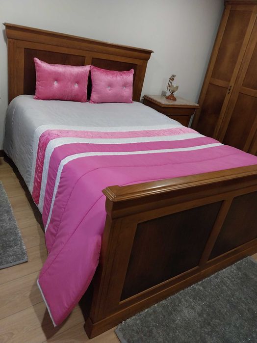 Quarto de casal em madeira