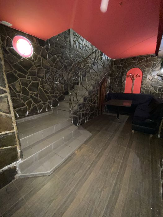 Продам кафе-бар у центрі Берегова