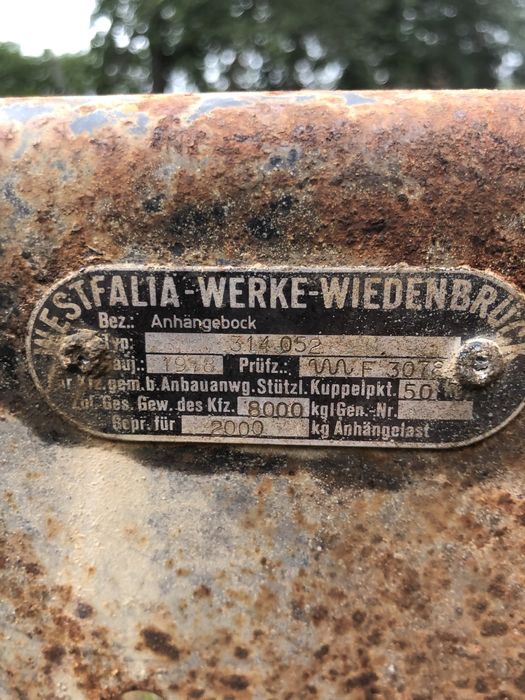 Bola de reboque com estrutura