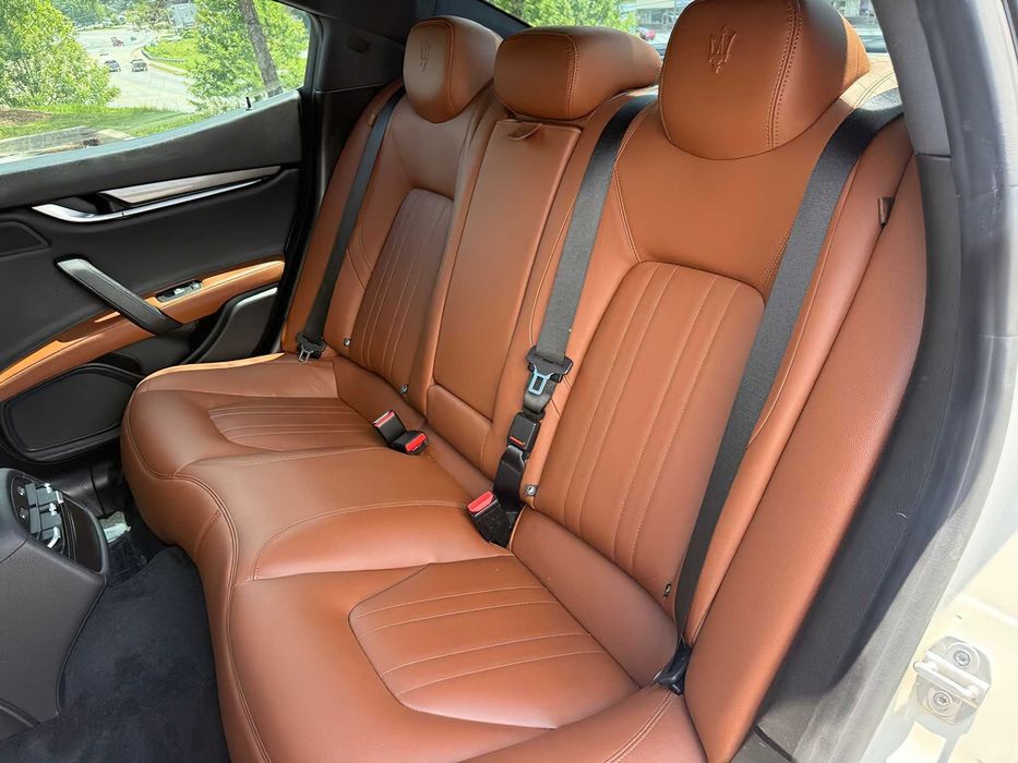 Maserati Ghibli      2019