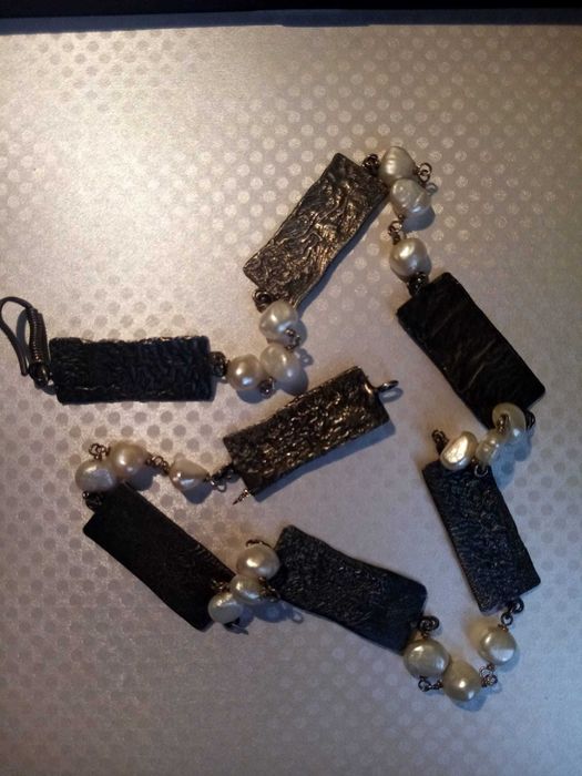 Colar de prata e pedras