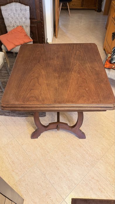 Mesa + 4 cadeiras de madeira maciça artesanal