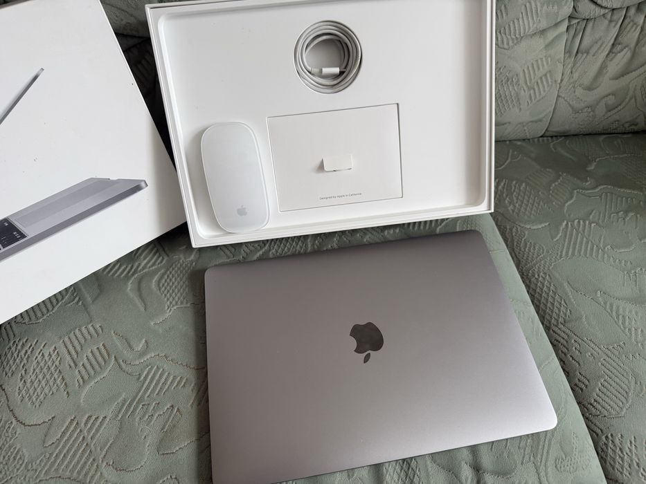 Macbook Pro 13  2019 128gb/8gb