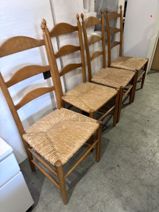 Krzesla w dobrym stanie