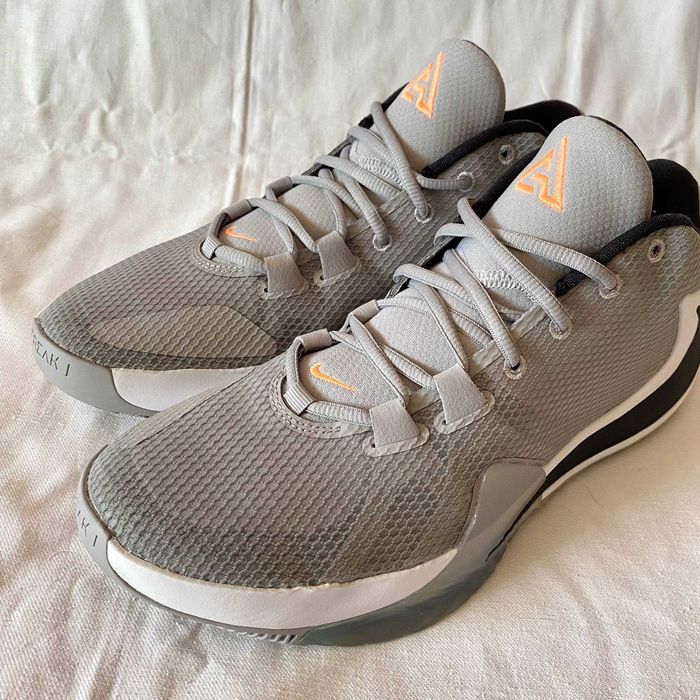кросівки баскетбольні Nike Zoom Freak 1 (р. 44.5)