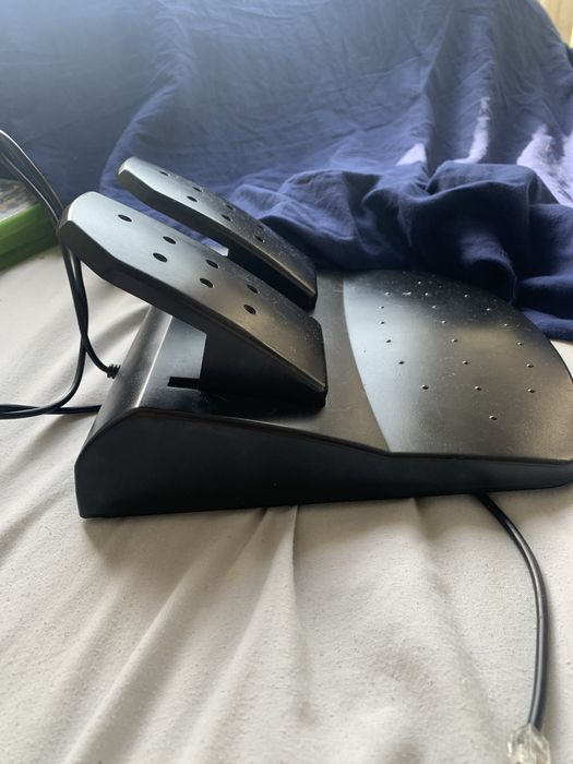 Volante krom ps4 pouco usado com poucas marcas de uso