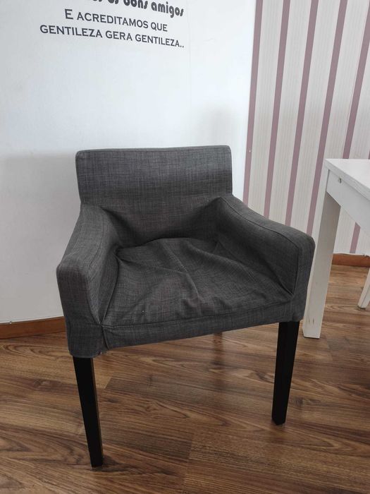 Conjunto de Sala de Jantar – Mesa Extensível + 6 Cadeiras