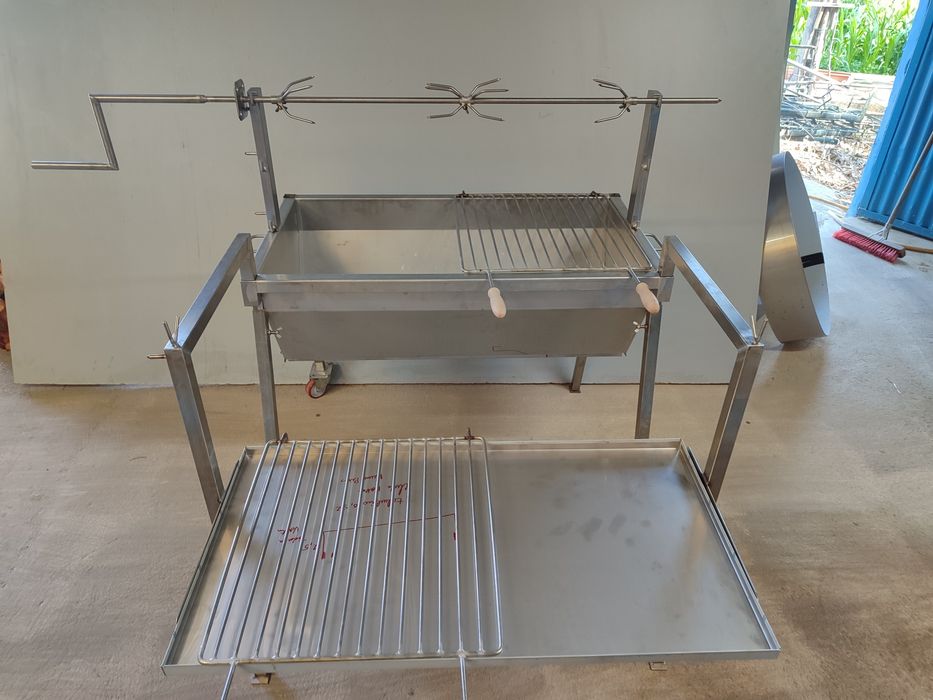 Churrasqueira inox para 2 pernis