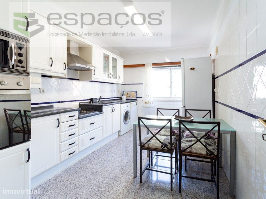 Apartamento T2 com Varanda e arrecadação, Centro Queluz