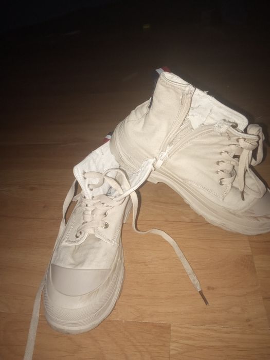 Sprzedam buty beżowe