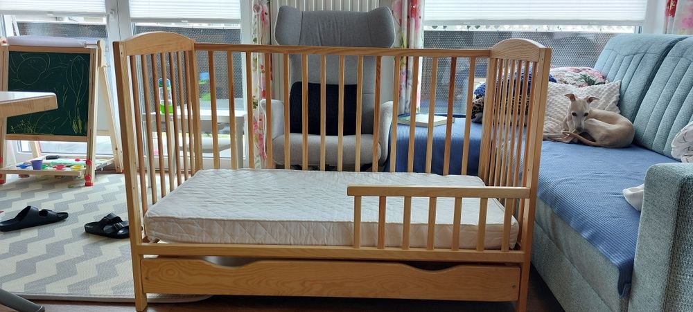 Łóżeczko dziecięce drewniane 120x60 z szufladą  + materac gratis