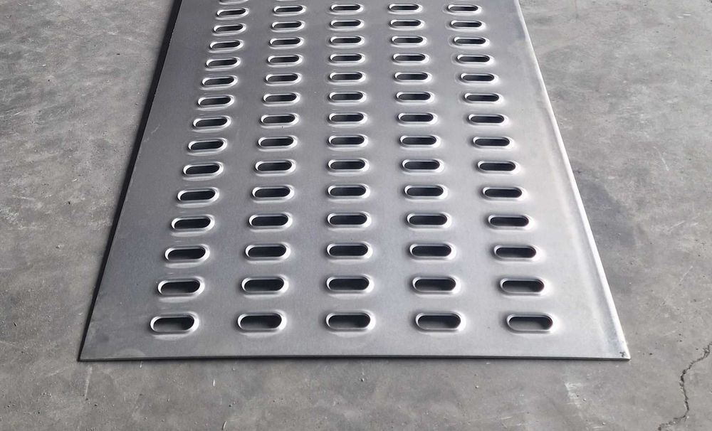 Blacha aluminiowa LOHR 62x300cm PRODUCENT Certyfikat VDI 2700 Laweta Najazd Platforma Pomoc drogowa Autolaweta