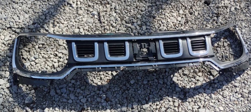 Бампер,решётка радиатора Suzuki Ignis 1,2.