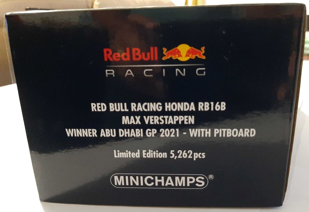 Max Verstappen Minichamps 1:18 Red Bull GP Abu Dabhi 2021 Pitboard