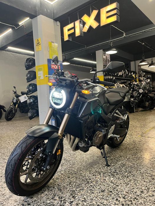 Honda CB 650 RA de 2023 Absolutamente como Nova. Com 1280 Kms. Extras