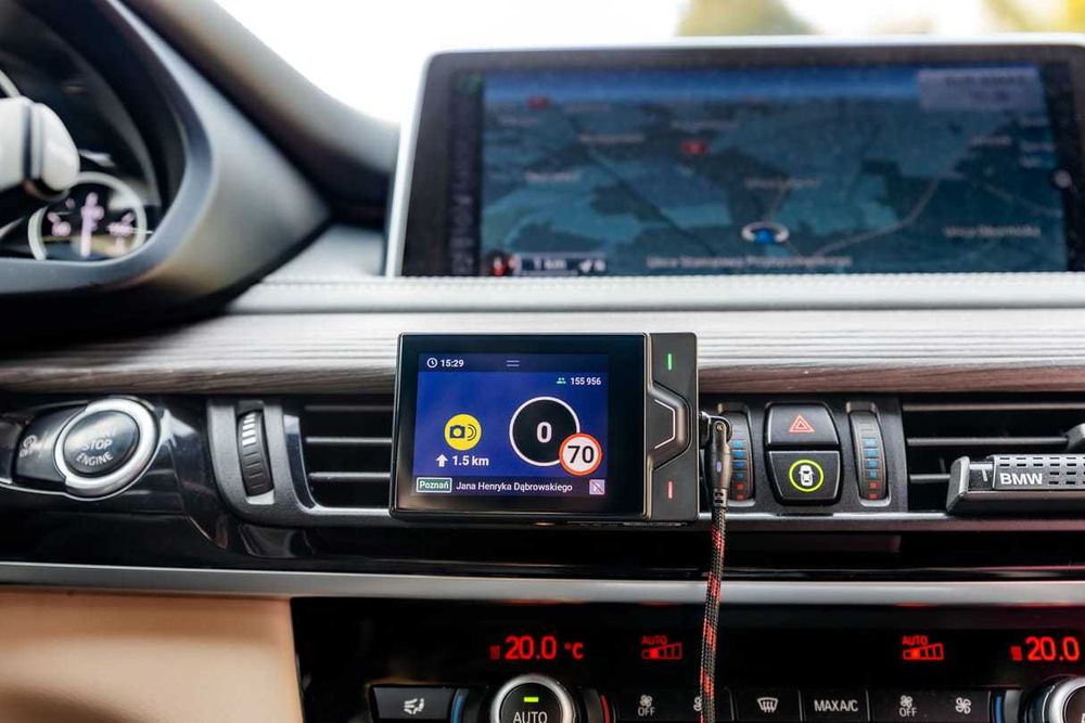 YANBOX Yanosik RS z dożywotnim abonamentem.