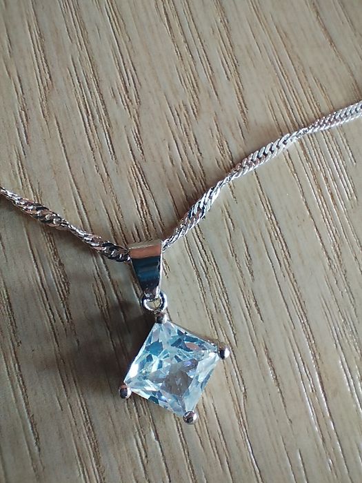 Nowy komplet srebrnej biżuterii (pr.925)