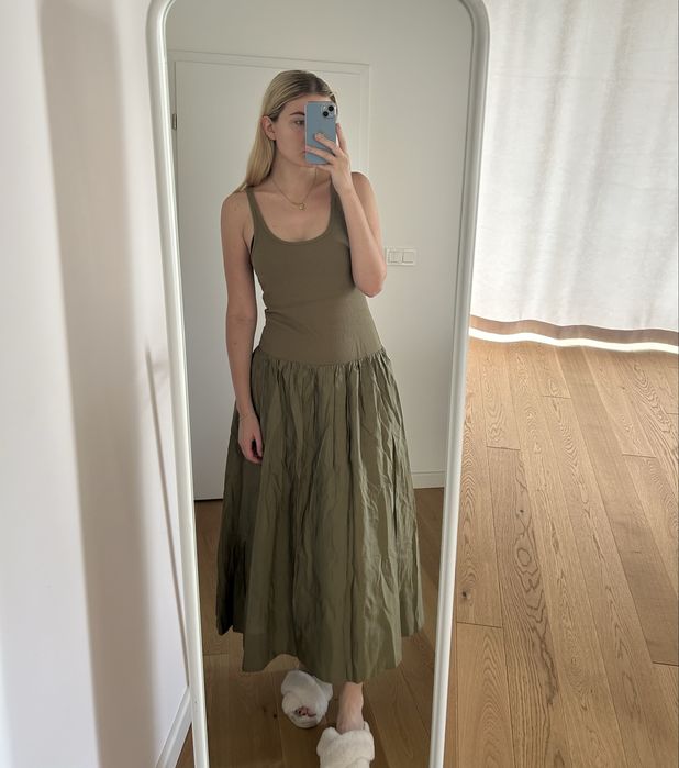 Długa maxi sukienka khaki h&m zwiewna na lato zielona tafta