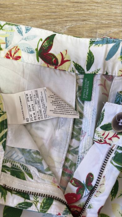 Bermudas Benetton com estampado floral