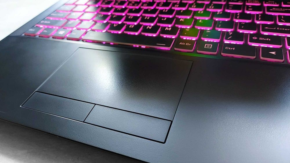 Laptop gamingowy Dream Machines - *i7/8rdzeni/ 16GB IPS SSD510GB+500GB*