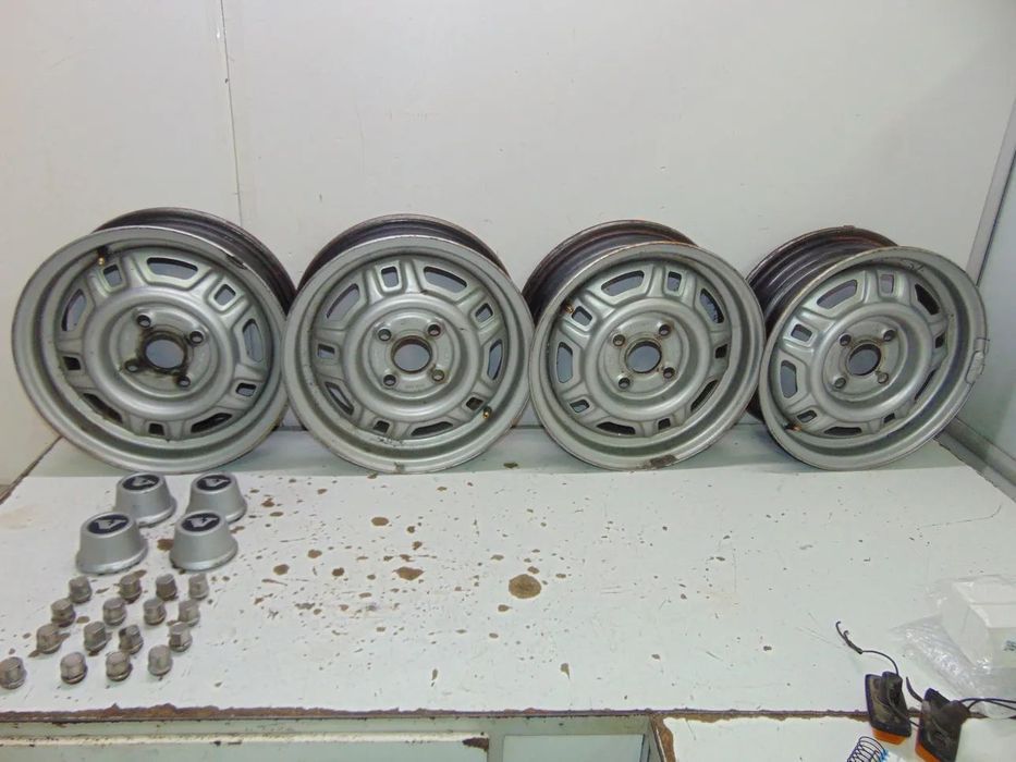 Volvo 340 jantes " nova de stock antigo