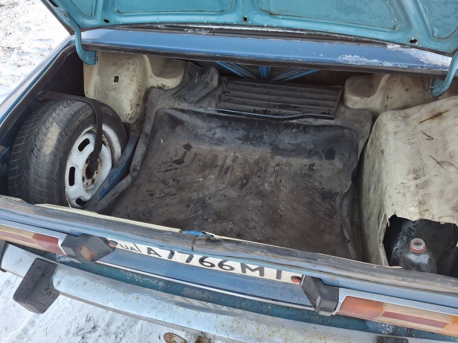 Продам 21 06 . В хорошому .
Шепче.мост не воє машинка не