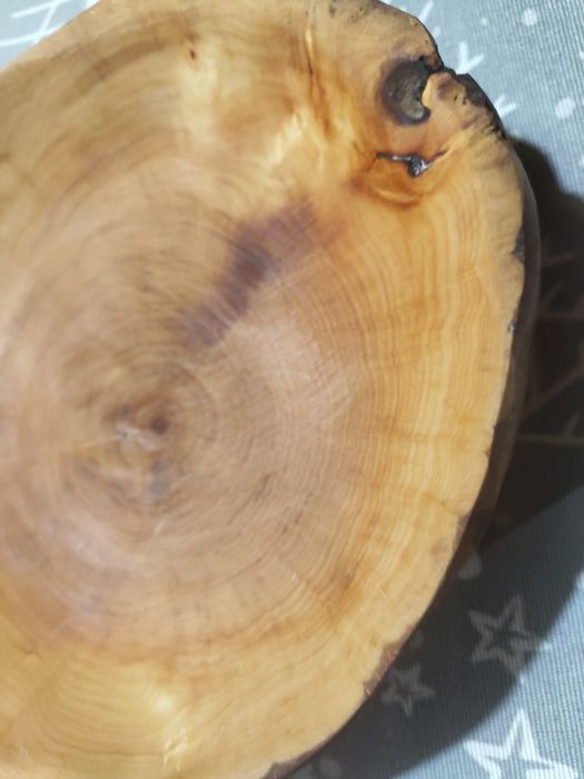 Podwójna misa drewniana ręcznie robiona