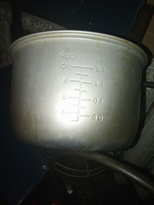 Кастрюли .Стекляні кришкі.откривачка-штопор