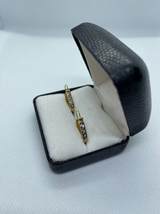 * Brincos em ouro 18 quilates com diamantes *