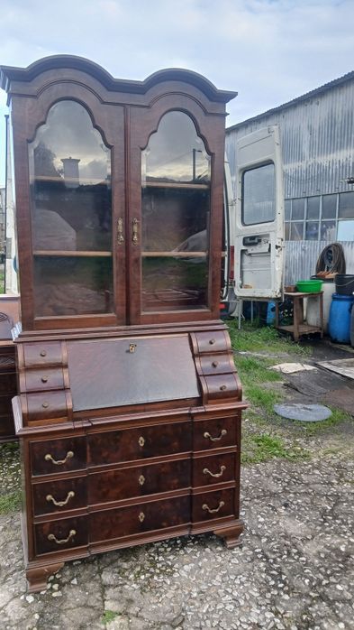 Móvel  escrivaninha