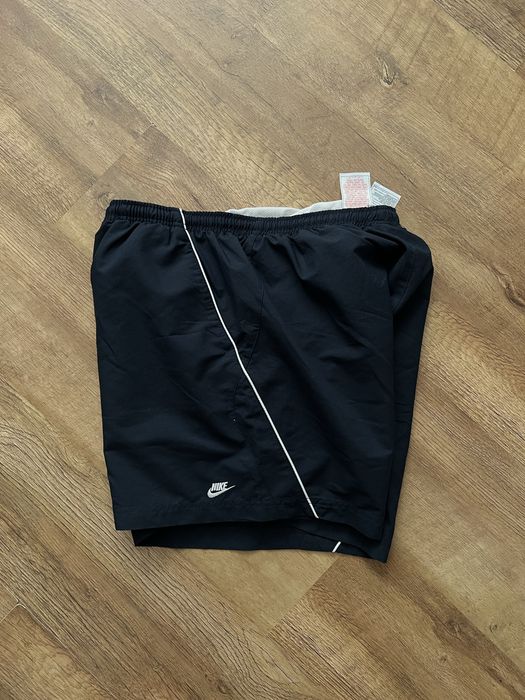 Чоловічі оригінальні Нейлонові Шорти  з полосками Nike Athletic dept