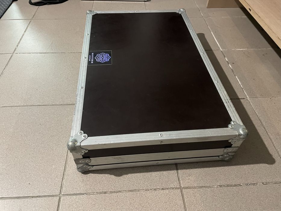 Vendo Headrush Pedalboard com Case