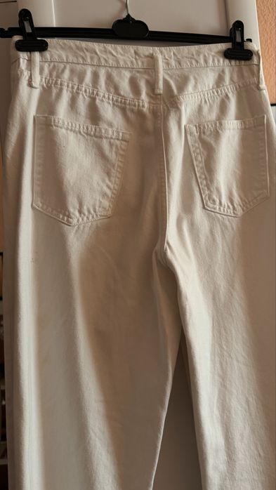 Ддинси Zara білі