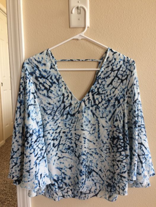 Zwiewna bluzka motyl/nietoperz z ciekawymi plecami BIK BOK