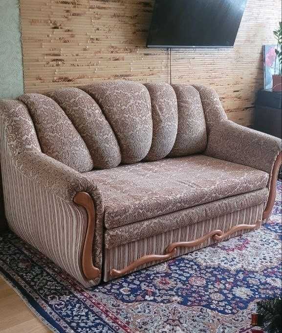 Диван дуже м'який, розкладний