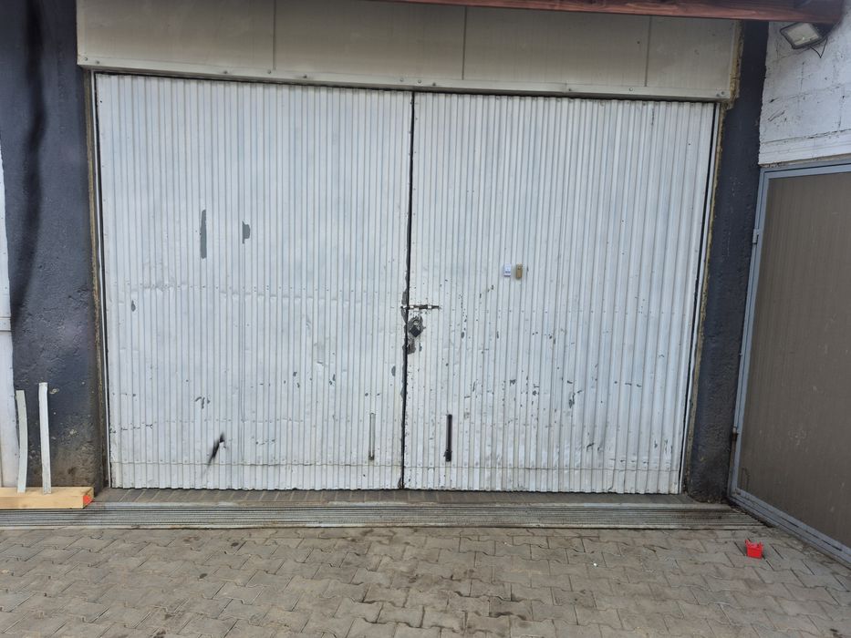 Brama garażowa drzwi dwuskrzydłowe z futryną 400 x 276 cm