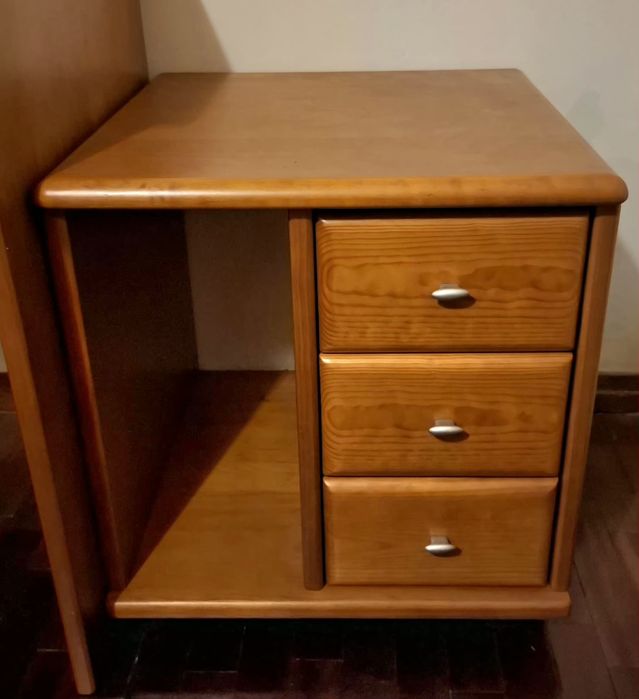 Mobiliário de madeira para quarto