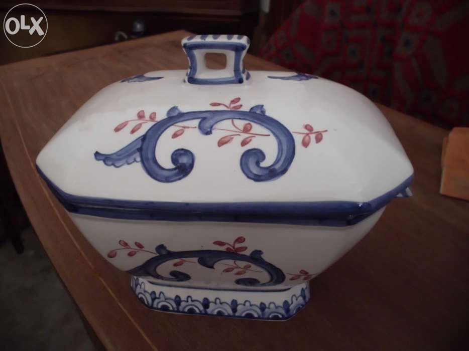 Terrina pequena antiga