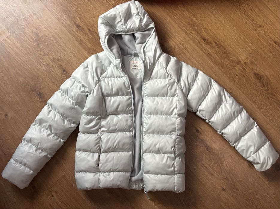 Куртка на дівчинку
